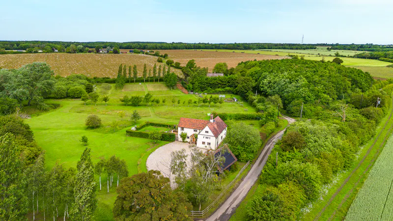 Saffron Walden Period Farmhouse, L780 (photo 32)