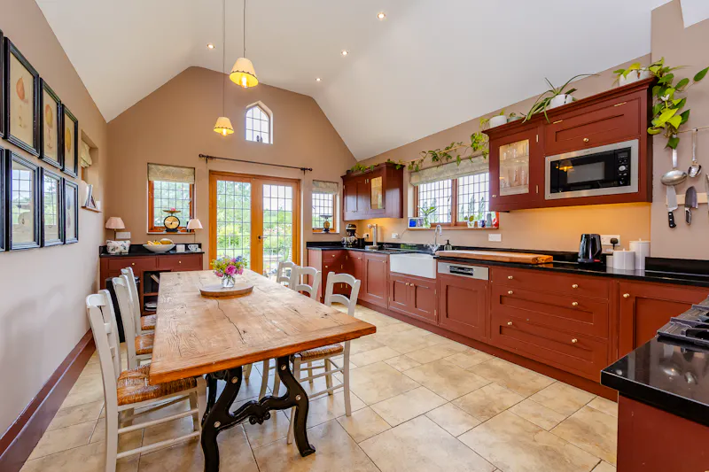 Kitchen at Saffron Walden Period Farmhouse, L780 (photo 5)