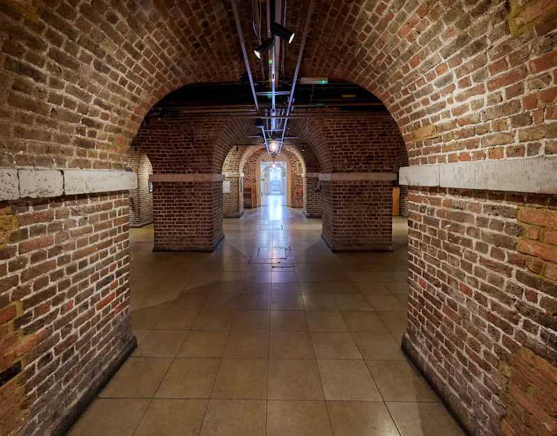 Exposed brick at Historic Central London Church, CH130 (photo 8)