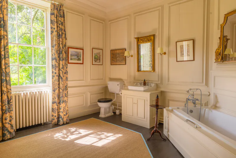 Bath at South Downs Country Estate, H6 (photo 34)
