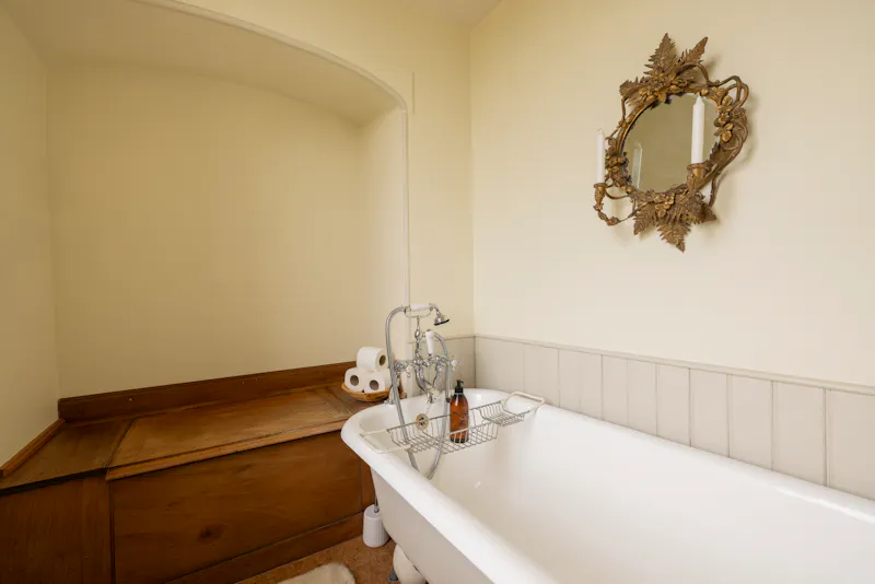 Bath at South Downs Country Estate, H6 (photo 28)