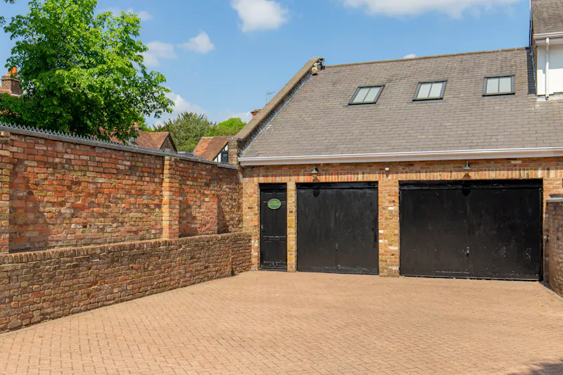 Garage at Impressive Mill Hill Estate, D1251 (photo 17)