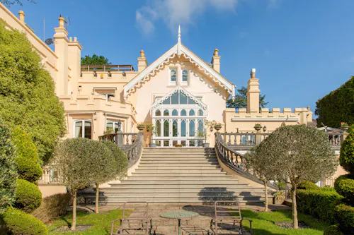 Impressive Mill Hill Estate, D1251