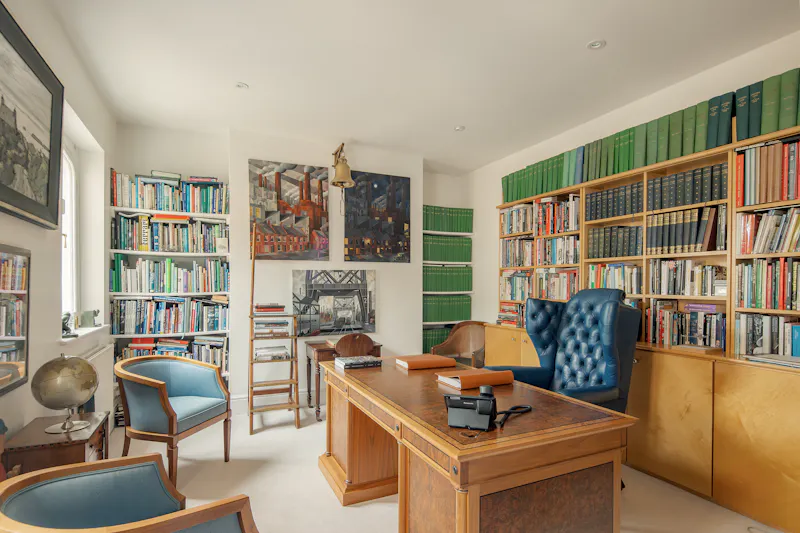 Study at Impressive Mill Hill Estate, D1251 (photo 12)