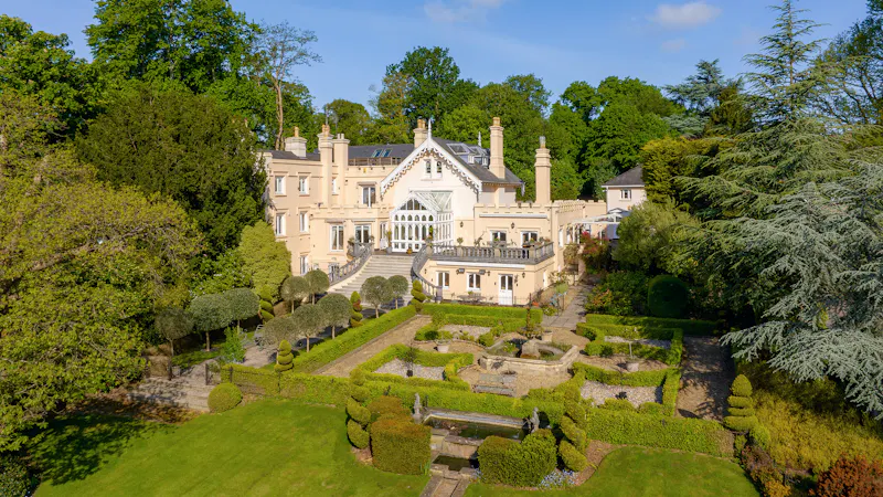 Impressive Mill Hill Estate, D1251 (photo 43)