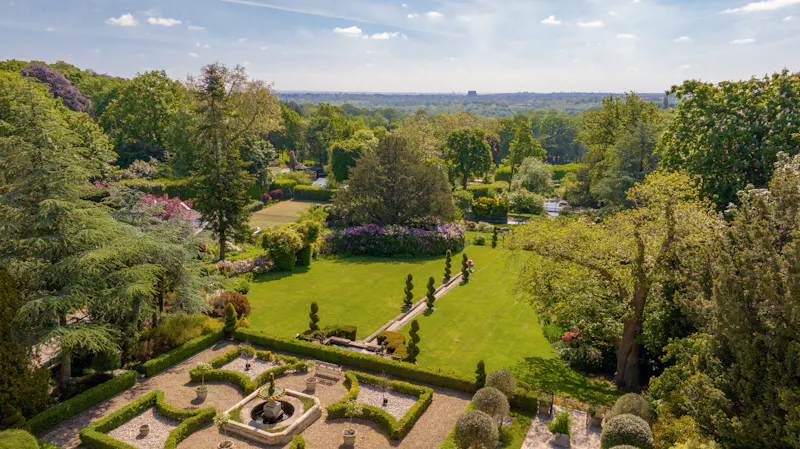 Impressive Mill Hill Estate, D1251 (photo 21)