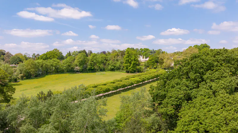 Impressive Mill Hill Estate, D1251 (photo 38)