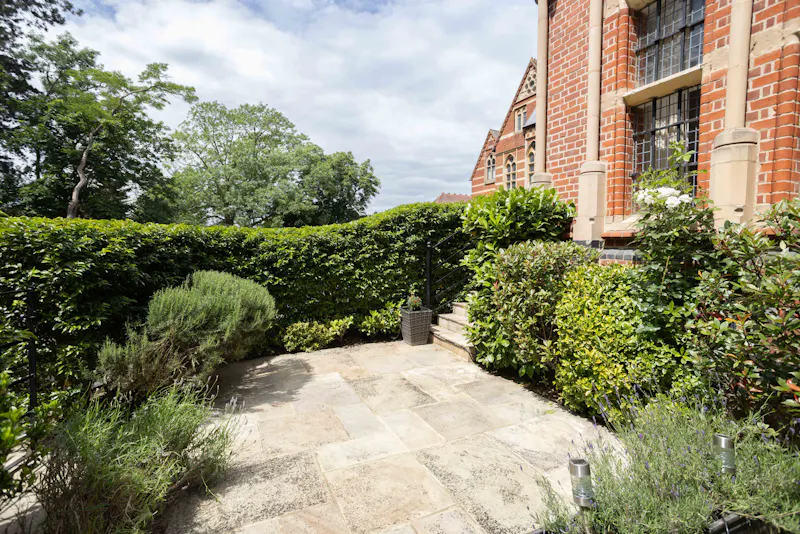 Edgware Victorian Gothic House, B2146 (photo 60)