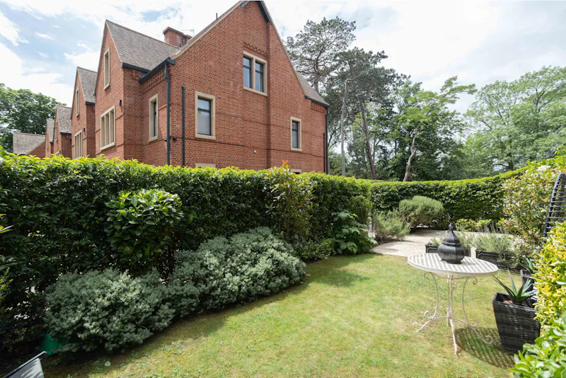 Edgware Victorian Gothic House, B2146 (photo 59)