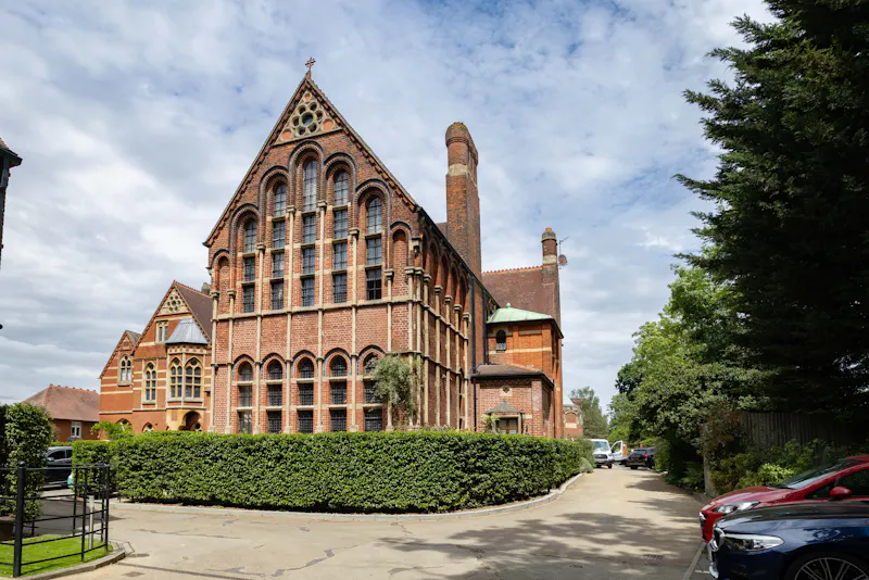 Driveway at Edgware Victorian Gothic House, B2146 (photo 1)