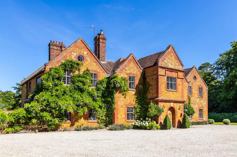 Striking Surrey Hills House, M305 (photo 62)