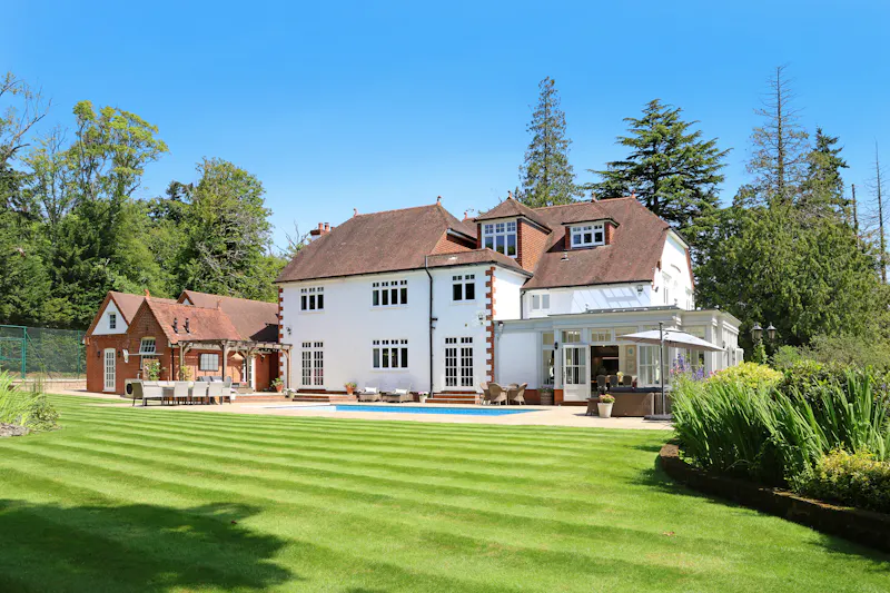 Garden at Rickmansworth Edwardian Villa, E542 (photo 43)