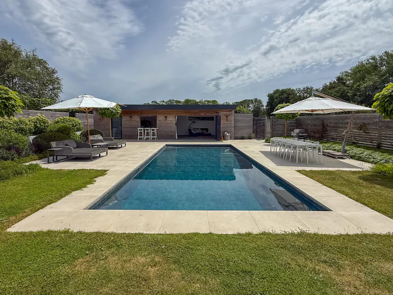 Swimming pool - outdoor at Marlborough Georgian Farmhouse, A1705 (photo 15)
