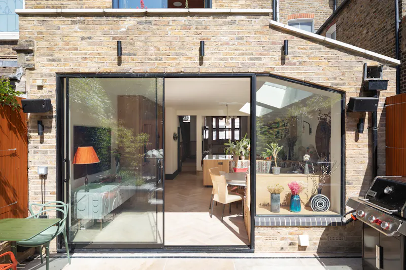 Sleek Highbury Victorian Home, B2148 (photo 17)