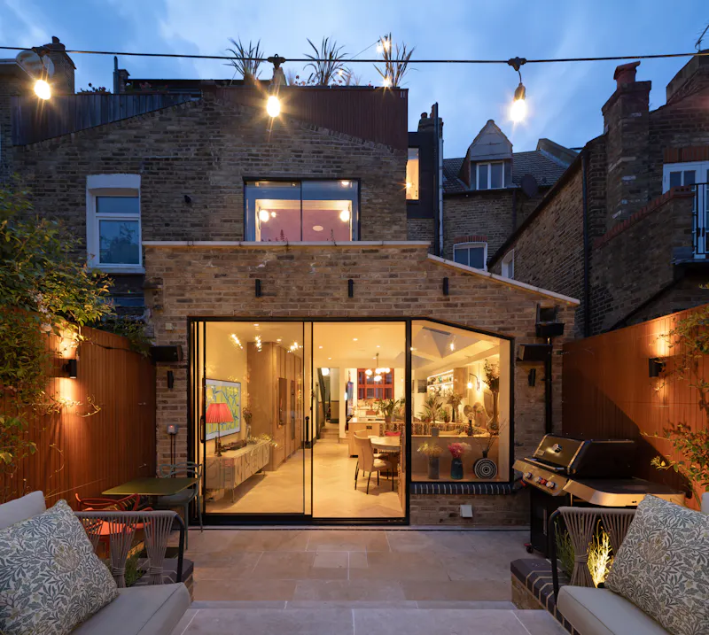 Sleek Highbury Victorian Home, B2148 (photo 20)