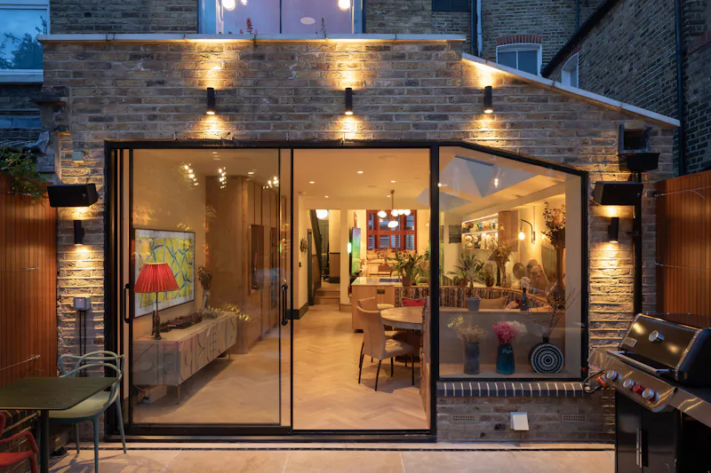 Sleek Highbury Victorian Home, B2148 (photo 19)