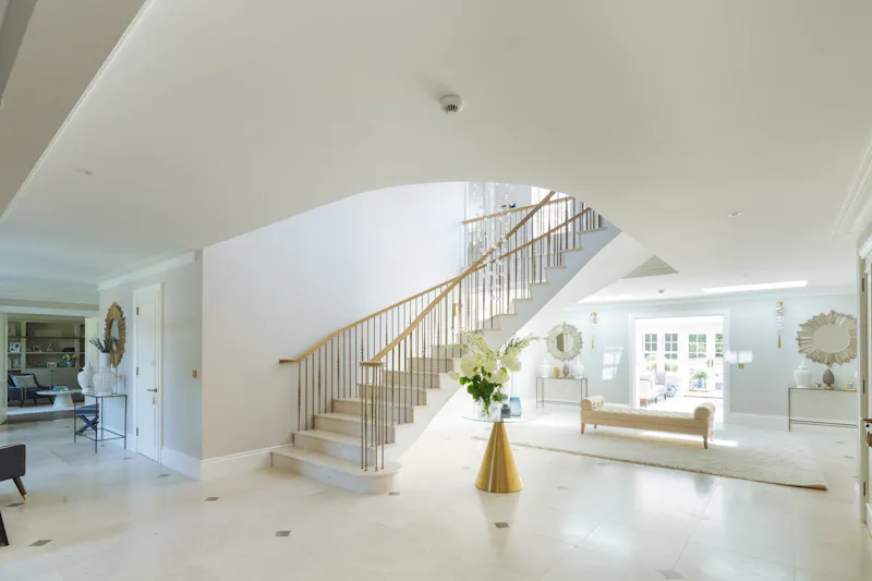 Entrance hall at Luxe Harpendon Mansion, D2532 (photo 3)