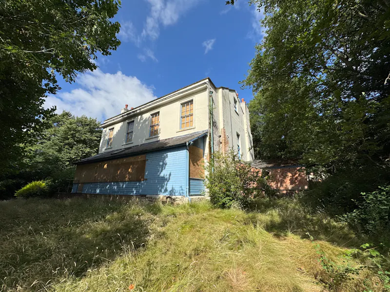 Derelict House & Cottage, B2147 (photo 77)