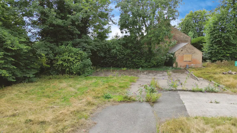Derelict House & Cottage, B2147 (photo 87)