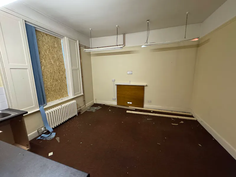 Derelict House & Cottage, B2147 (photo 20)