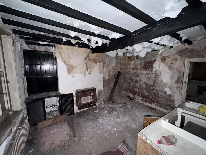 Beams at Derelict House & Cottage, B2147 (photo 101)