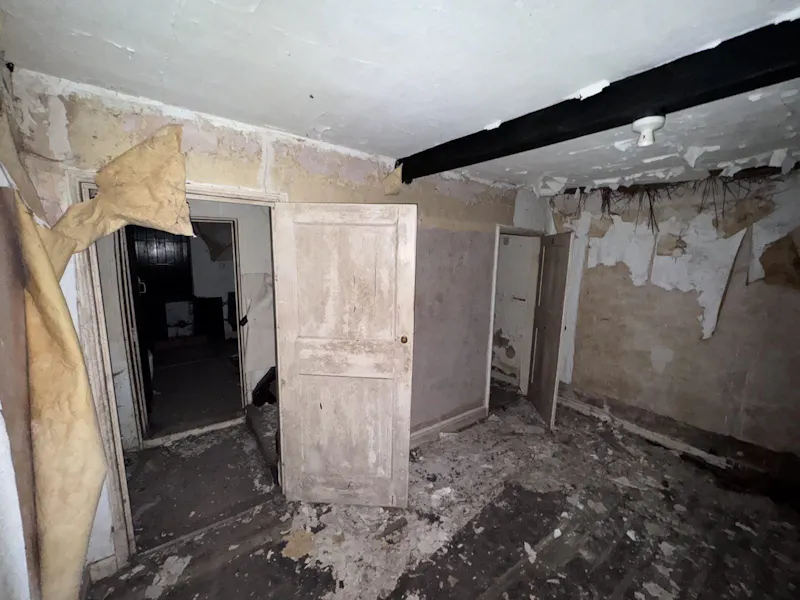 Derelict House & Cottage, B2147 (photo 99)