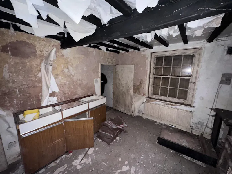 Derelict House & Cottage, B2147 (photo 100)