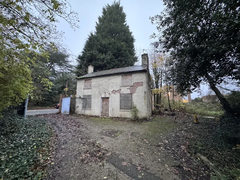 Derelict House & Cottage, B2147 (photo 119)