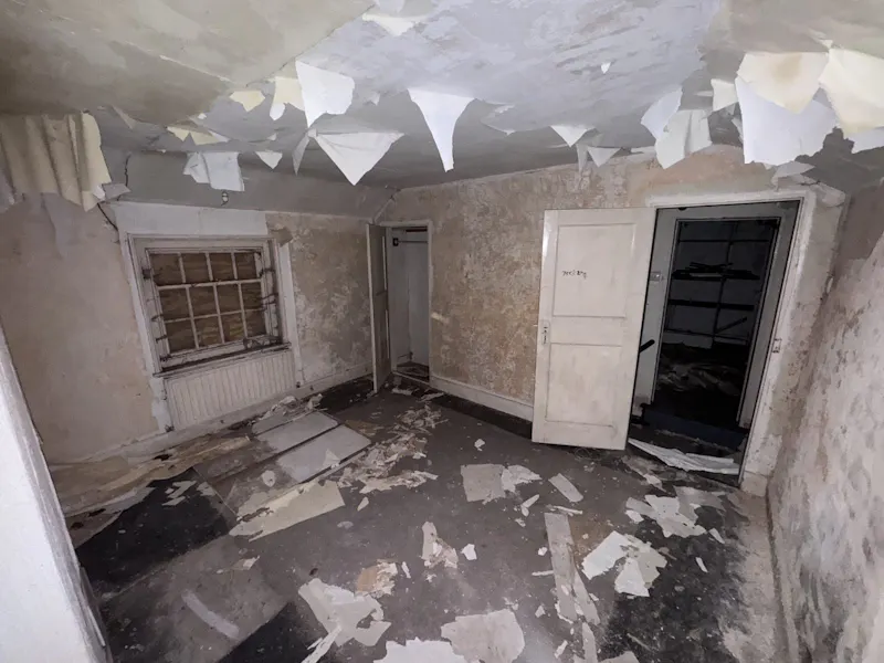 Derelict House & Cottage, B2147 (photo 110)