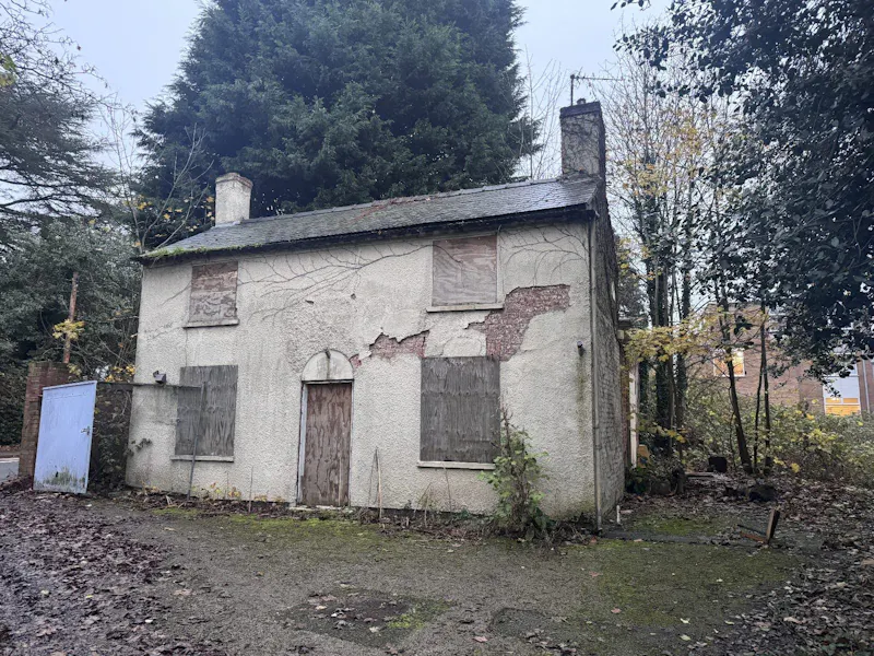 Derelict House & Cottage, B2147 (photo 118)