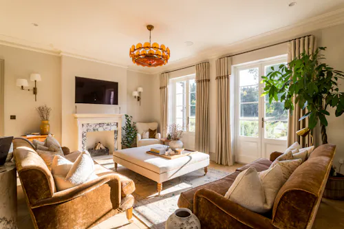 Elegant Surrey Modern Mansion, D2888