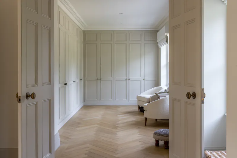 Dressing room at Elegant Surrey Modern Mansion, D2888 (photo 56)