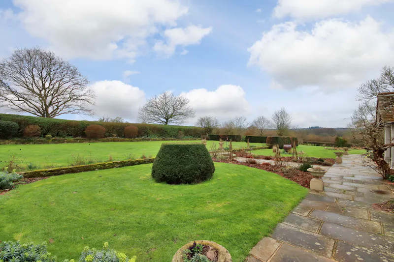 Charming 17th-century Farmhouse, L781 (photo 59)