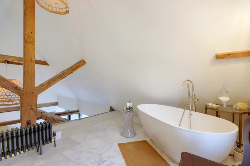Bath at Charming 17th-century Farmhouse, L781 (photo 28)