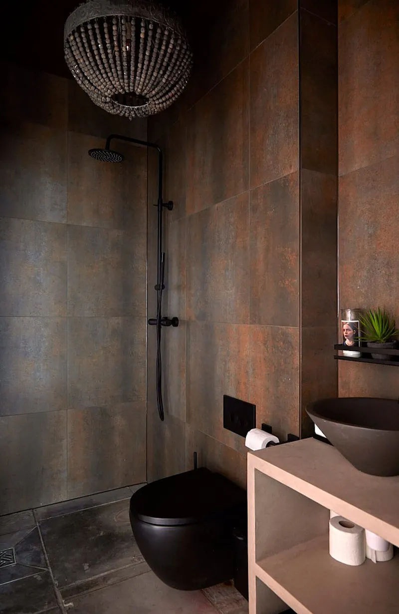 Bathroom at Rustic Shoreditch Speakeasy, R888 (photo 9)