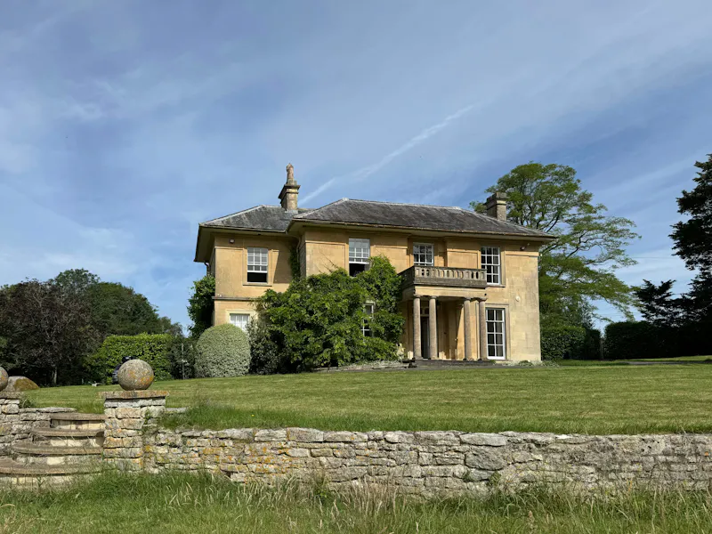 Vacant Georgian Country House, A1707 (photo 1)