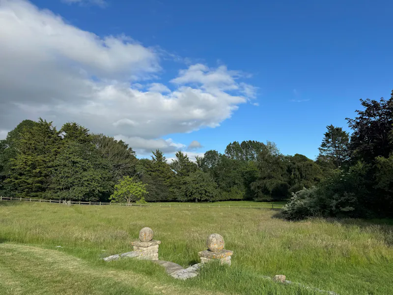 Garden at Vacant Georgian Country House, A1707 (photo 21)