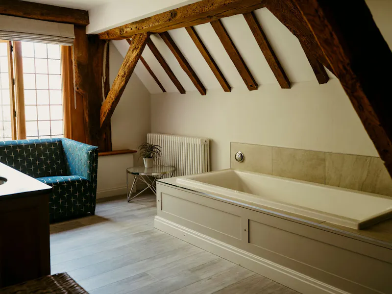Bold Nuffield Barn Conversion, L679 (photo 31)