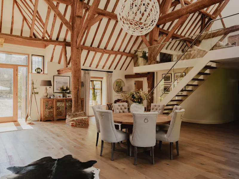 Entrance hall at Bold Nuffield Barn Conversion, L679 (photo 3)