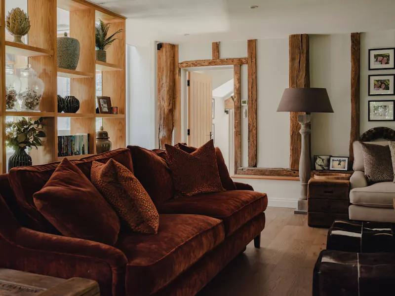 Bold Nuffield Barn Conversion, L679 (photo 23)