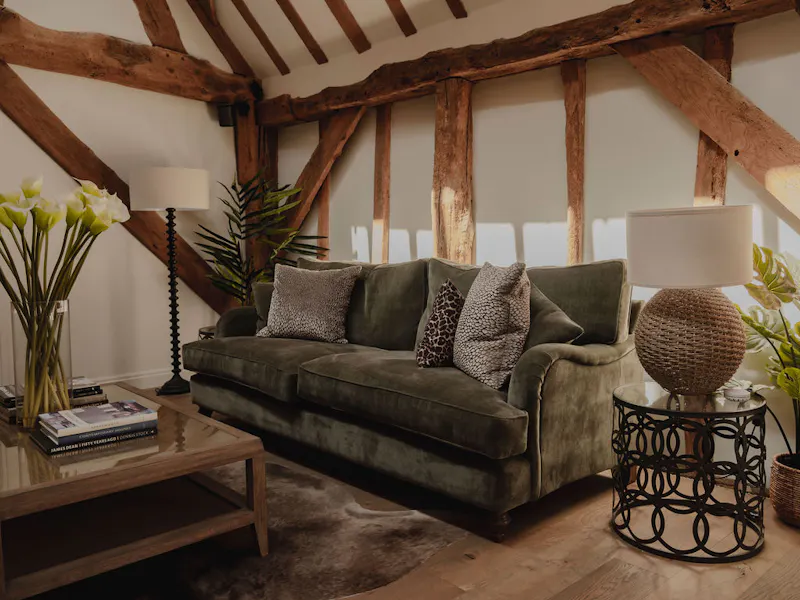 Bold Nuffield Barn Conversion, L679 (photo 19)