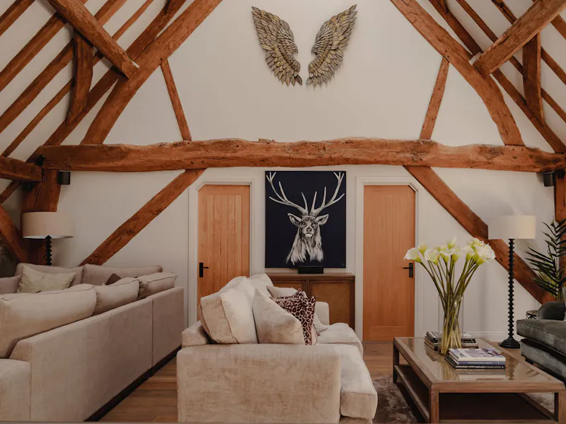Bold Nuffield Barn Conversion, L679 (photo 18)