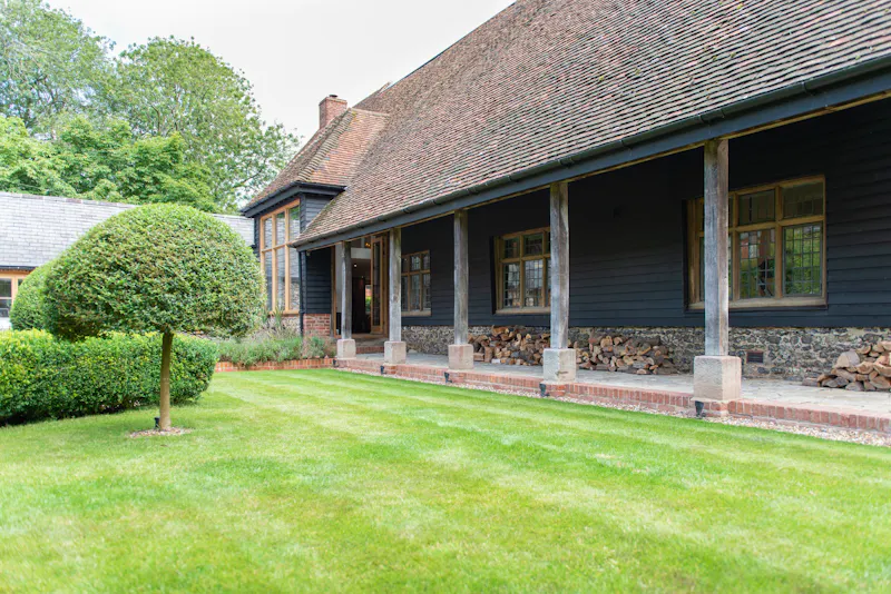 Bold Nuffield Barn Conversion, L679 (photo 41)
