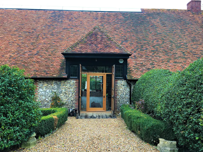 Bold Nuffield Barn Conversion, L679 (photo 53)