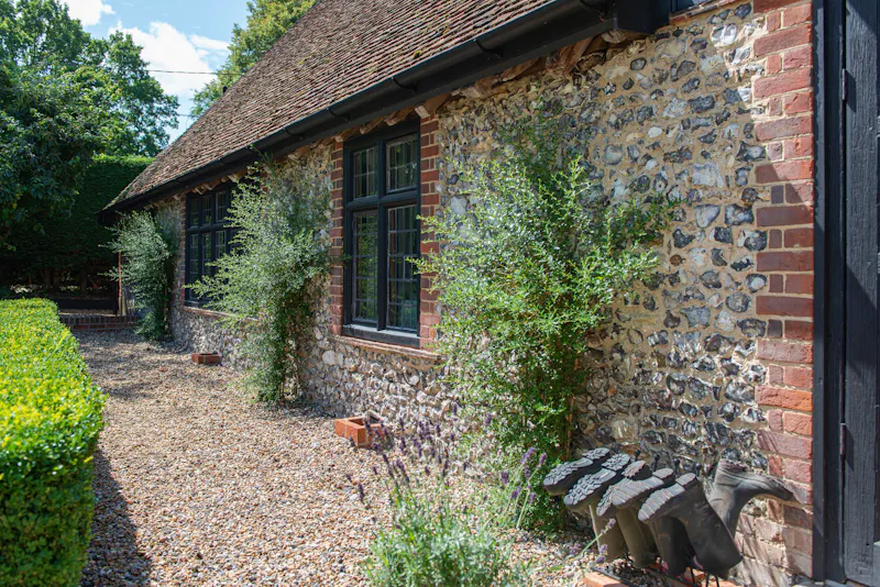 Bold Nuffield Barn Conversion, L679 (photo 50)