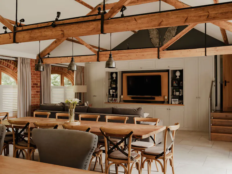 Bold Nuffield Barn Conversion, L679 (photo 14)
