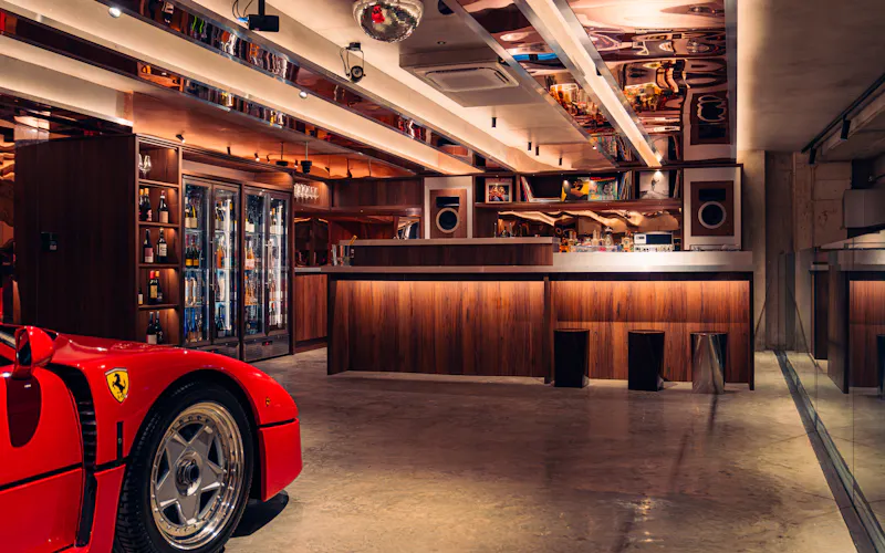 Bar at Stylish Brentford Carpark Space, N577 (photo 22)