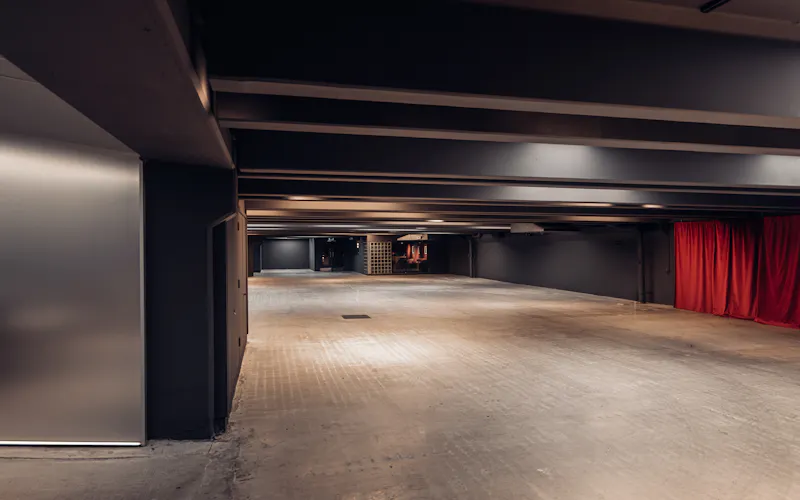 Stylish Brentford Carpark Space, N577 (photo 50)