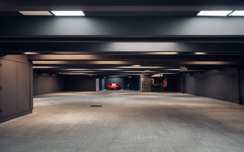 Stylish Brentford Carpark Space, N577 (photo 53)