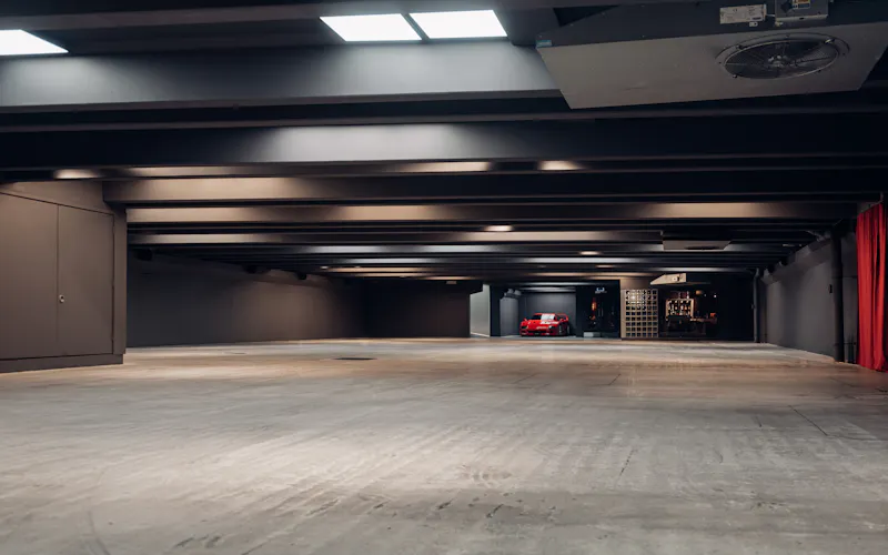 Stylish Brentford Carpark Space, N577 (photo 54)